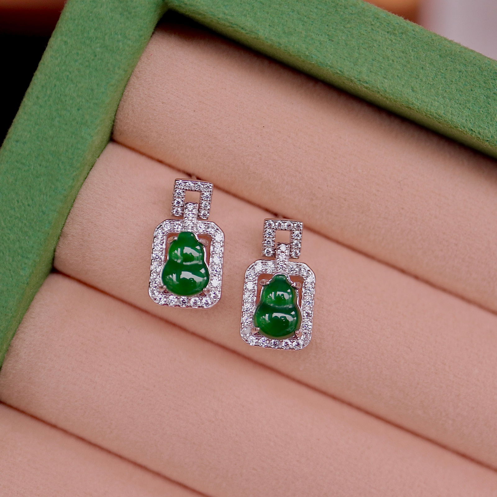 S925 silver natural jadeite stud earrings - 3