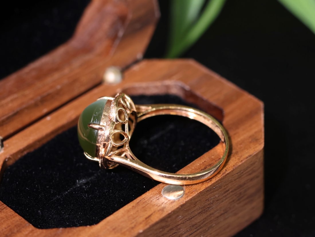 18K Gold Hetian Jade Ring, 10x12mm Cat's Eye Effect, Size 17 Adjustable - 2
