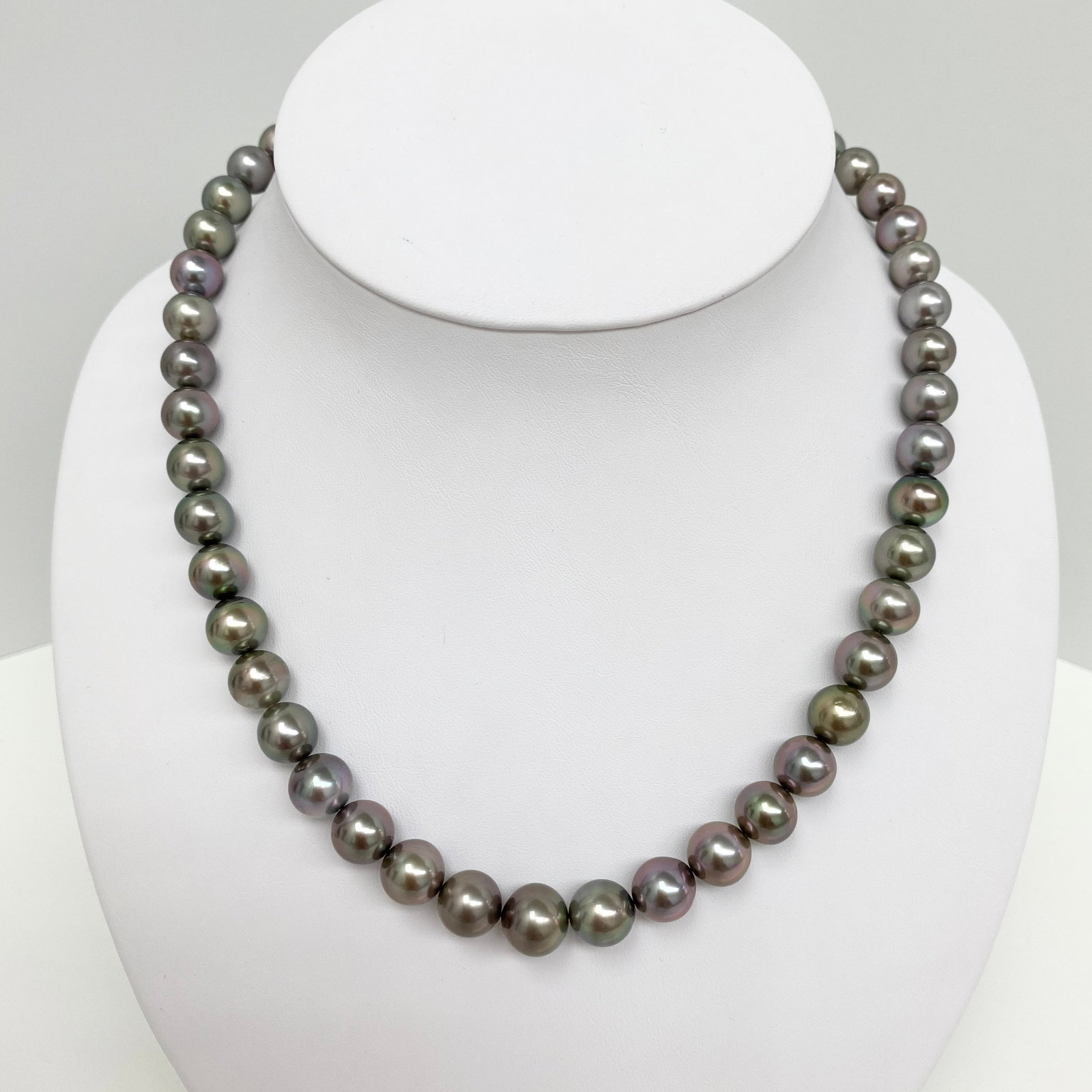8-10mm Tahitian Silver Lavender Near-Round Pearl Necklace with 14k Clasp: Title:8-10mm Tahitian Silver Lavender Near-Round Pearl Necklace with 14k Clasp Description:AAA Quality, Tahitian Silvery Lavender Near-Round Pearl Necklace,43 pearl pieces, 18 inches hand-knotted with