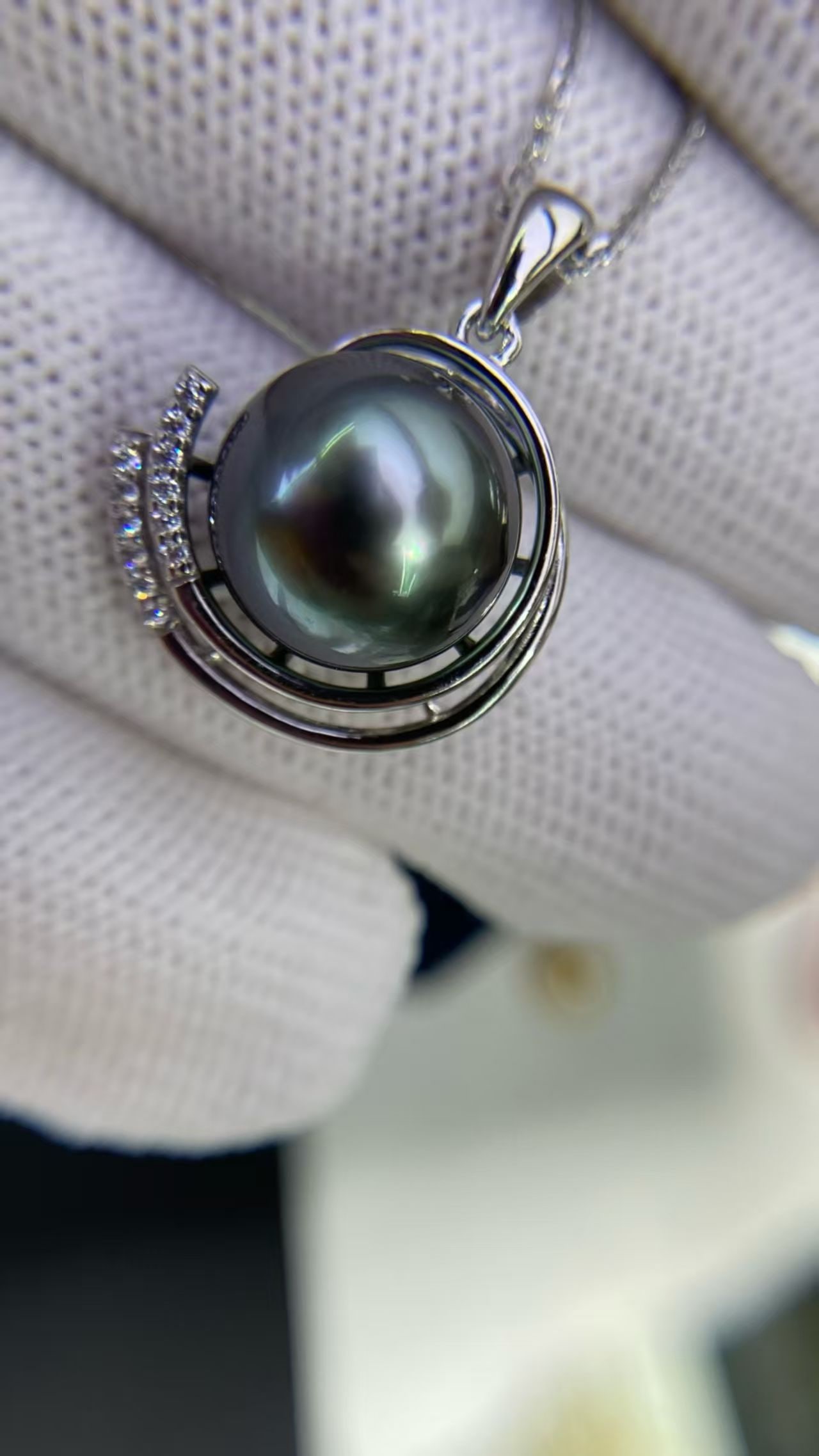Tahitian Black Pearl Pendant - 4