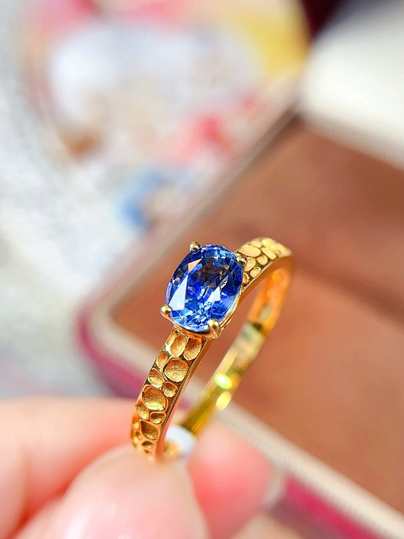 18K Gold Blue Sapphire Hammered Band Ring 1.0ct - 3