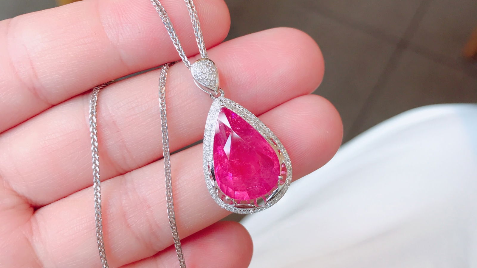 18K Gold Rubellite Tourmaline Pendant with 107 Diamonds, 8.63 ct Gemstone - 3
