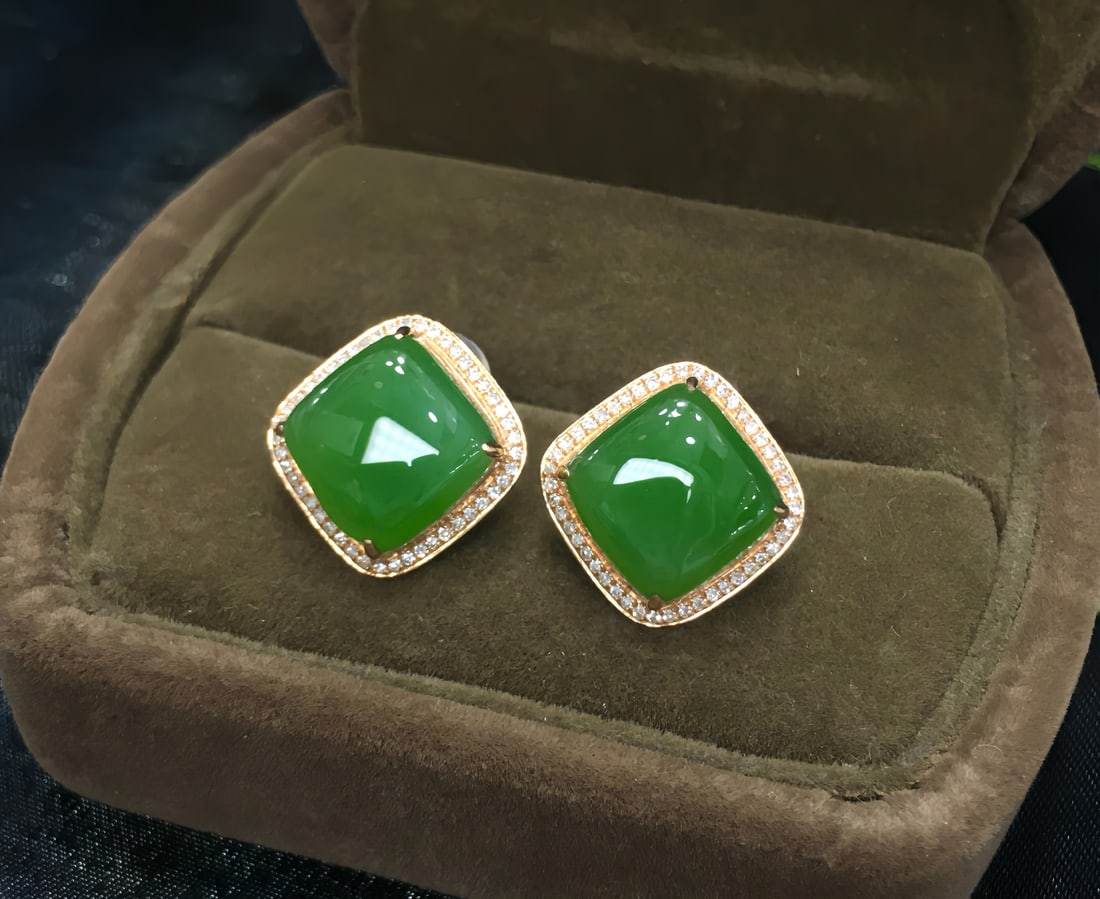 18K Gold Diamond-Set Hetian Jade Stud Earrings, 10mm Square, Elegant Design - 2