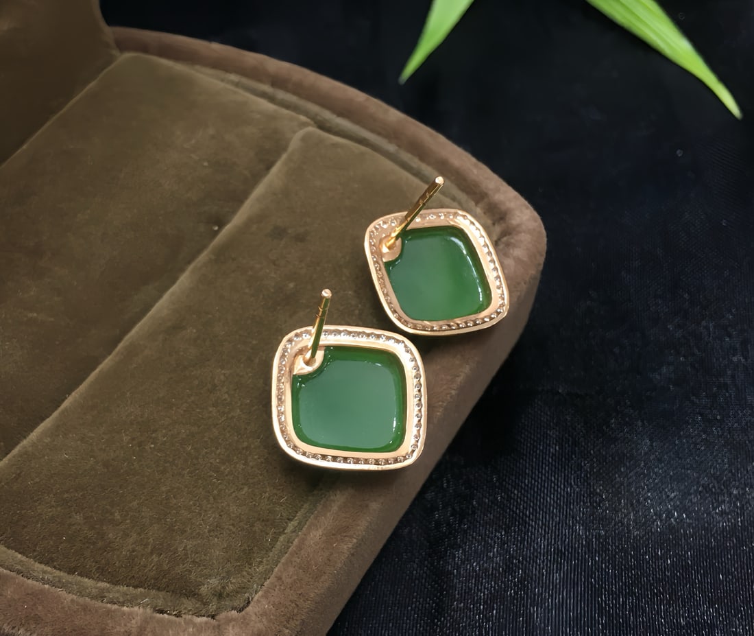 18K Gold Diamond-Set Hetian Jade Stud Earrings, 10mm Square, Elegant Design - 5