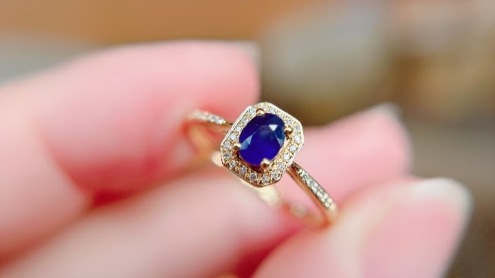 18K Gold Natural Sapphire and Diamond Ring, 0.44ct, 32 Diamonds - 2