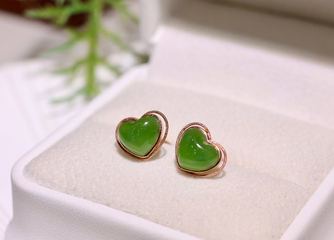 18K Gold Hetian Jade Heart Stud Earrings, 8mm, Excellent Luster - 3