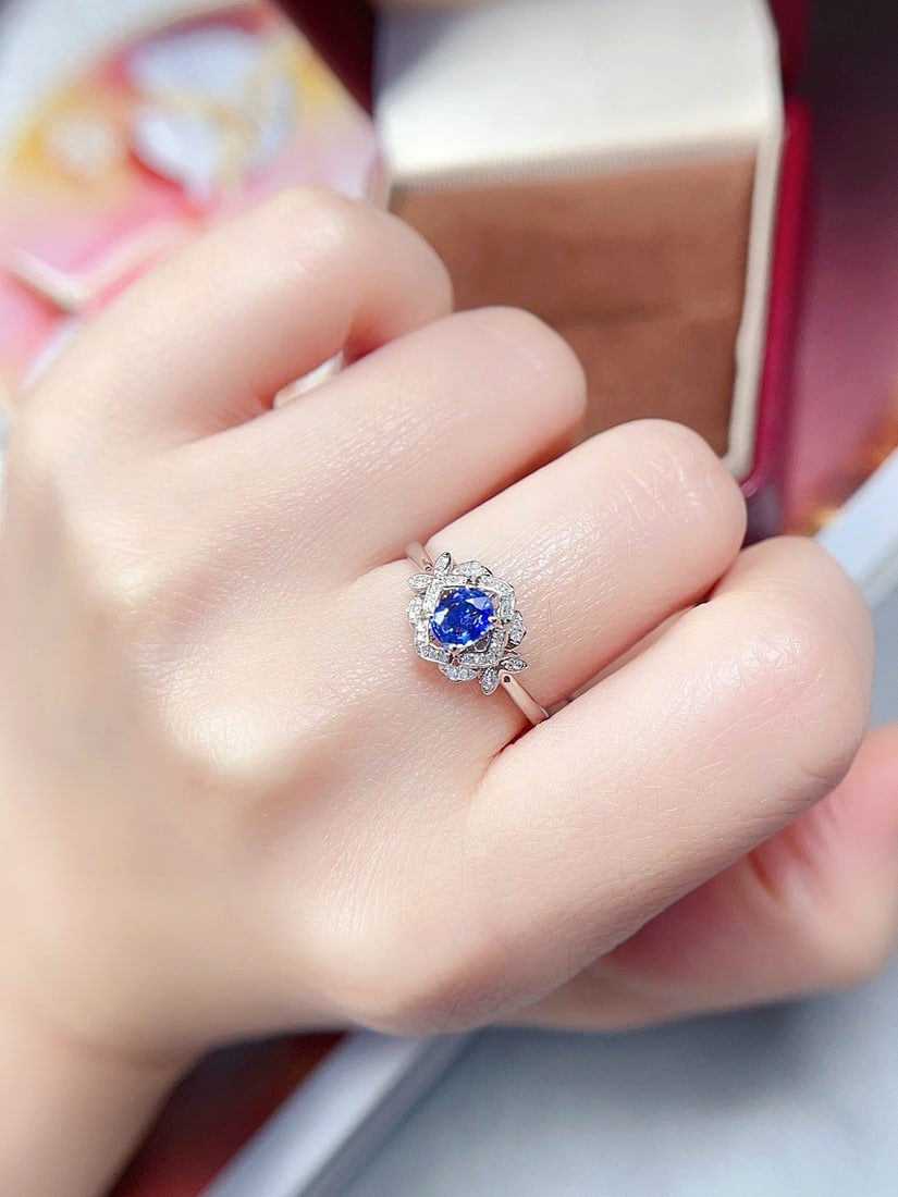 18K Gold Cornflower Blue Sapphire Diamond Ring 0.5ct - 5