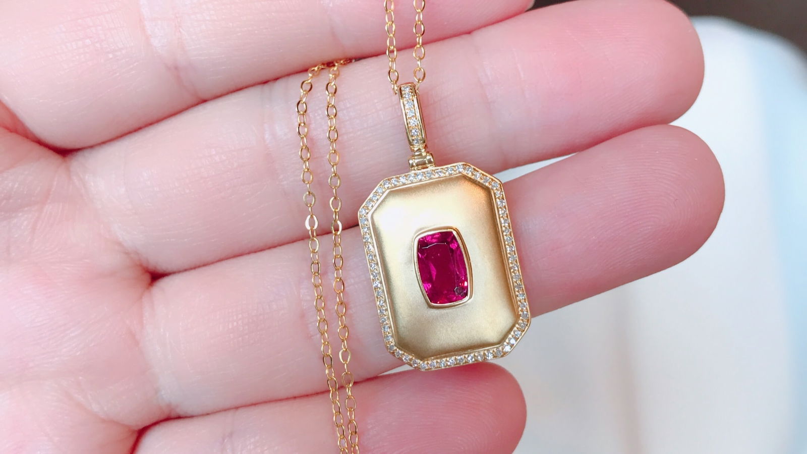 18K Gold Natural Tourmaline Rubellite Pendant with 69 Diamonds, 0.6 ct Gemstone - 2