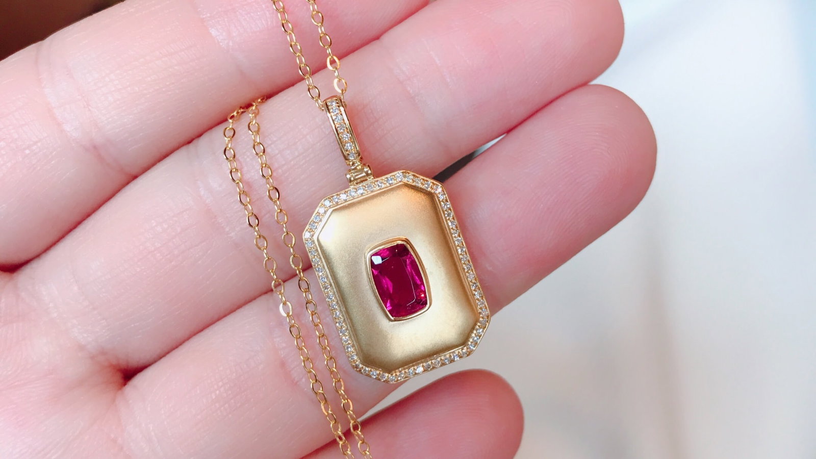 18K Gold Natural Tourmaline Rubellite Pendant with 69 Diamonds, 0.6 ct Gemstone - 3