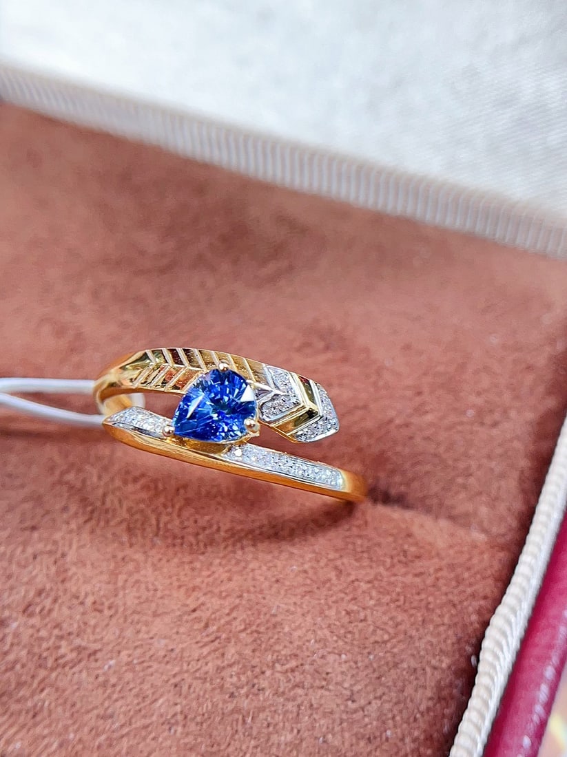 18K Gold Blue Sapphire Diamond Designer Ring 0.6ct - 4