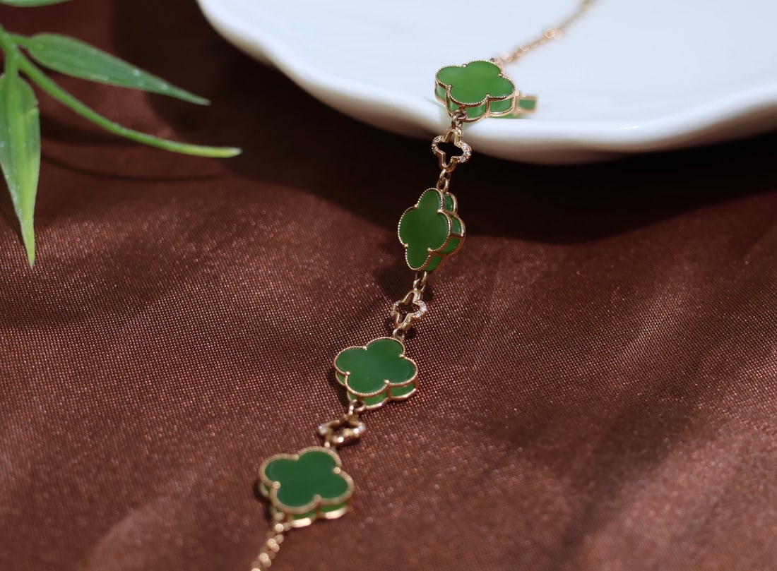 18K Gold Jade Four-Leaf Clover Bracelet, 10x5mm, Exquisite Craftsmanship - 5
