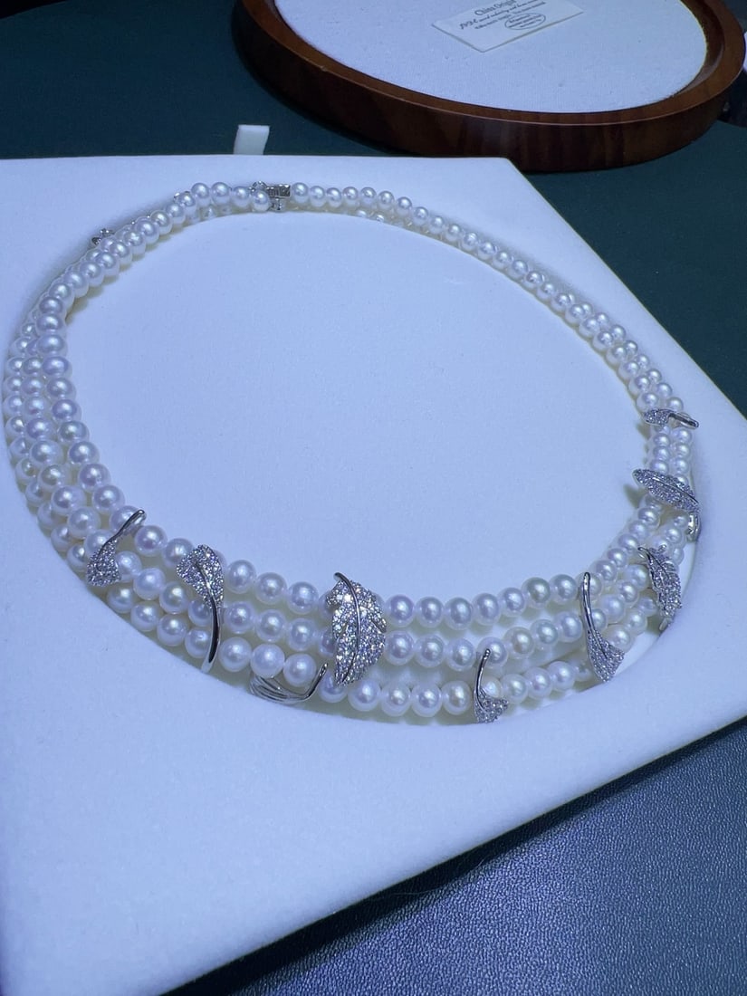 Multi-layer feather design pearl necklace - 2
