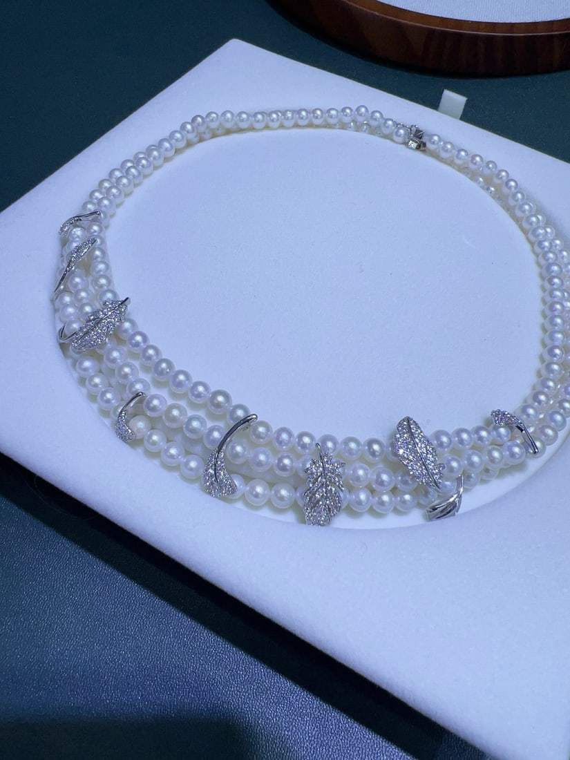 Multi-layer feather design pearl necklace - 3