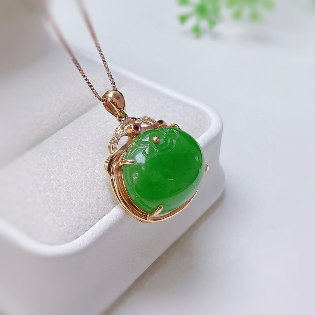 18K Gold Hetian Jade Ruyi Pendant, Apple Green, 14x18mm - 2
