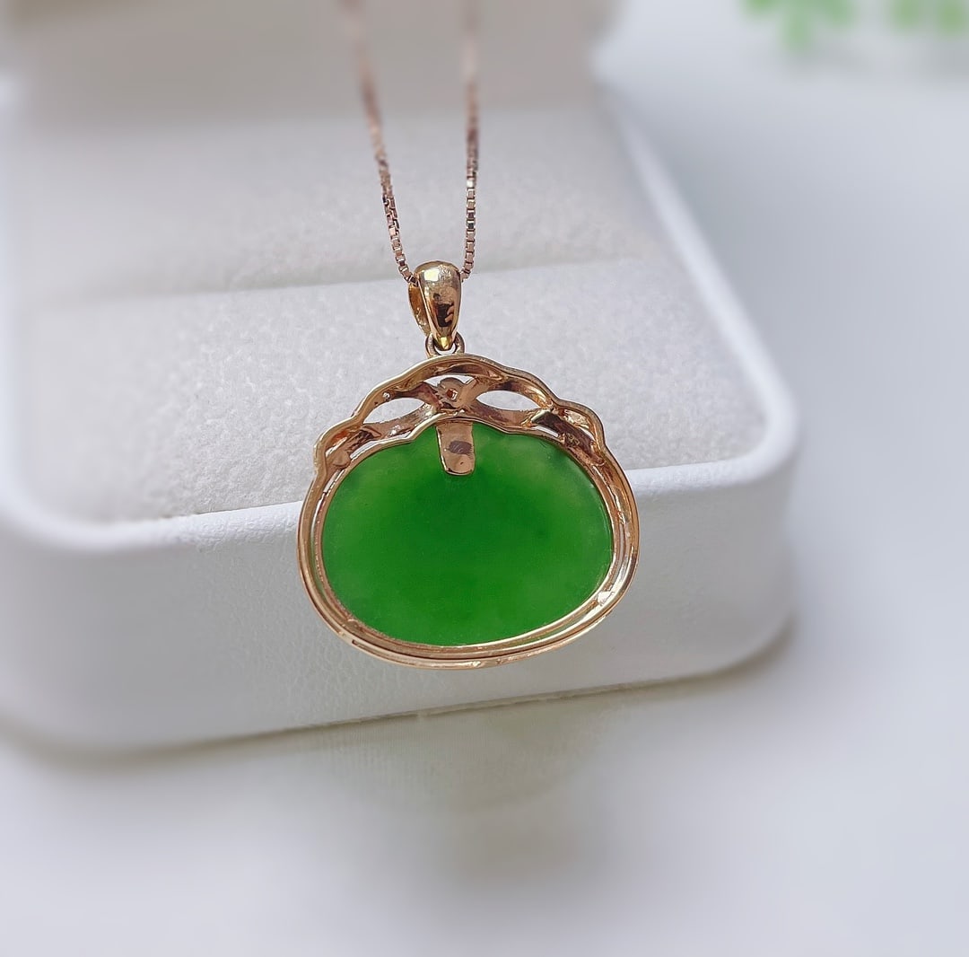 18K Gold Hetian Jade Ruyi Pendant, Apple Green, 14x18mm - 5