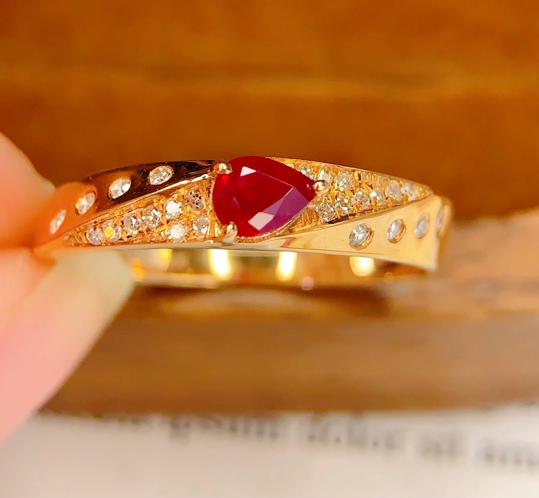18K Gold Natural Ruby and Diamond Ring 0.4ct Ruby 25 Diamonds - 5