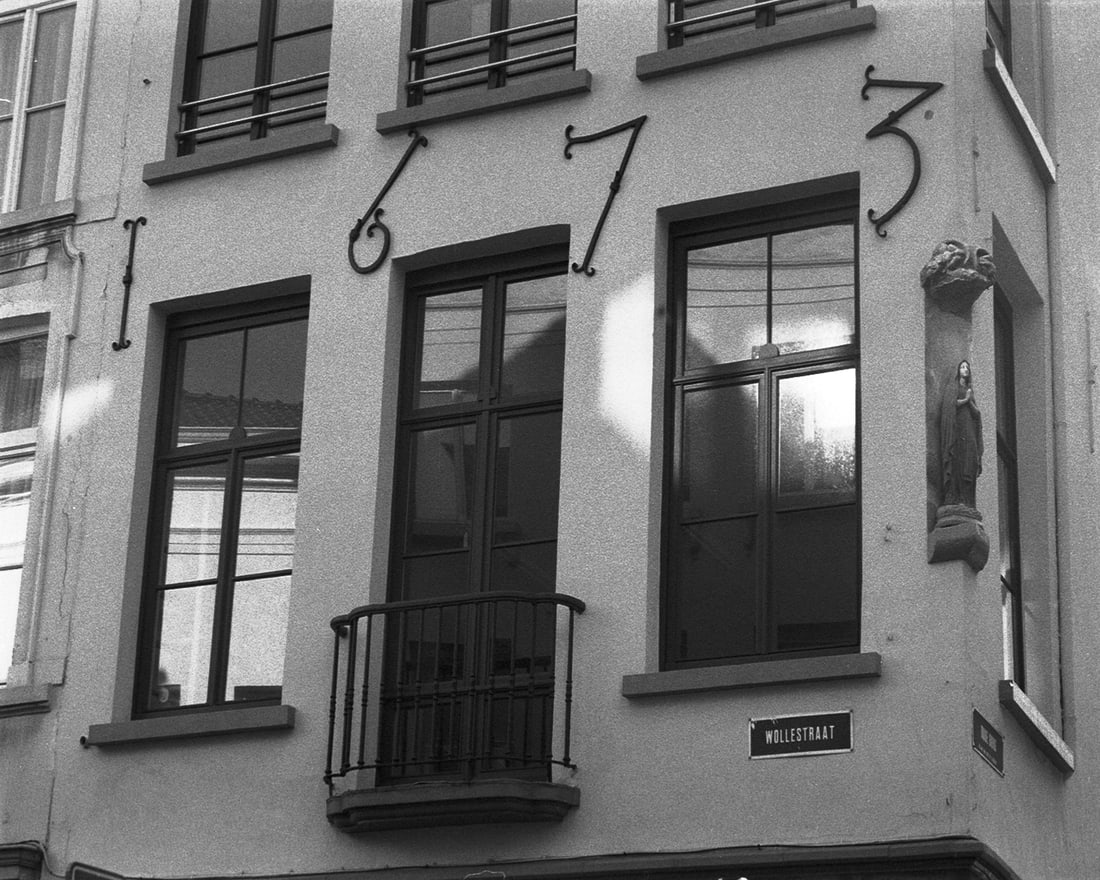 2010, "1673", FLEMISH ARCHITECTURE, (BELGIUM): Title: 2010, "1673", FLEMISH ARCHITECTURE, (BELGIUM) Artist/Source: EUROCONTEMPO PUBLISHING Original Date: 2010 Dimensions: 8X10" Description: || UNITED STATES SHIPPING ONLY! || This lot is a Dye