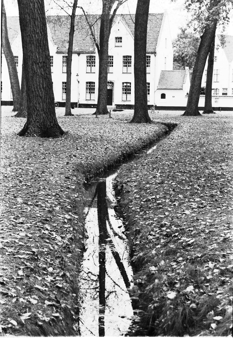 2010, "ALMSHOUSES OF FLANDERS": Title: 2010, "ALMSHOUSES OF FLANDERS" Artist/Source: EUROCONTEMPO PUBLISHING Original Date: 2010 Dimensions: 10X8" Description: || UNITED STATES SHIPPING ONLY! || This lot is a Dye Based