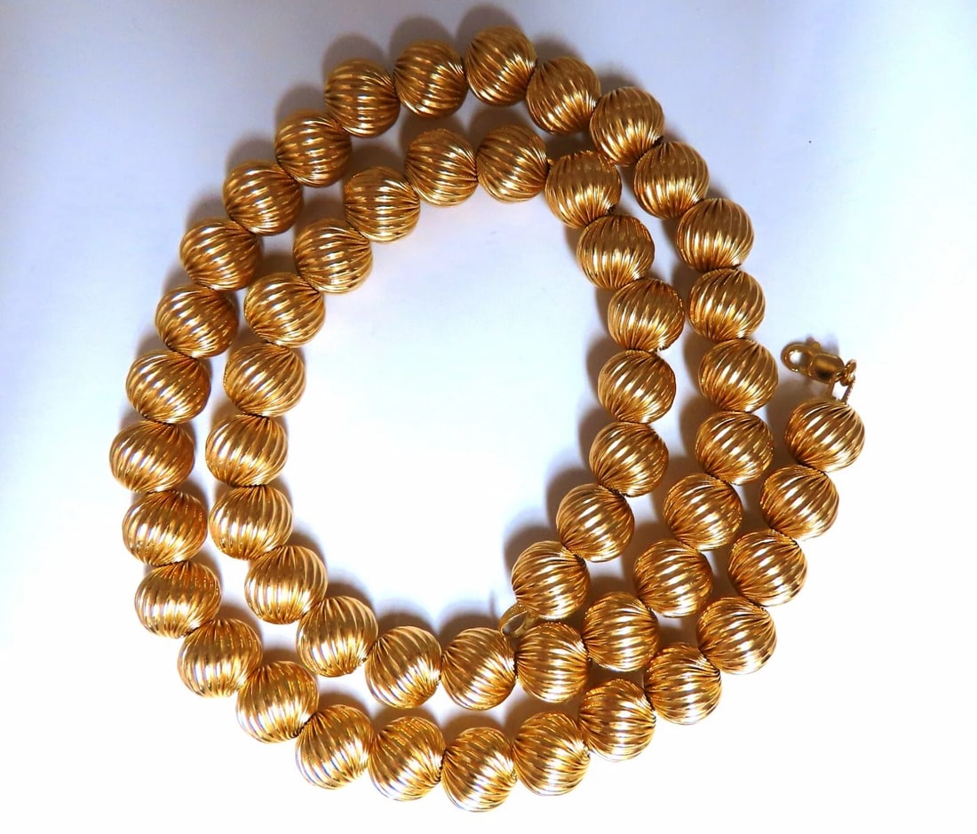 14kt Gold Bead Necklace 17.5 inch 9mm**: Title: 14kt Gold Bead Necklace 17.5 inch 9mm** Description: MAGNIFICENT JEWELS Deco link necklace 14Kt Yellow Gold Weight: 40 Grams 17.5 inches length. Comfortable clasp All Items come with a Free Whi
