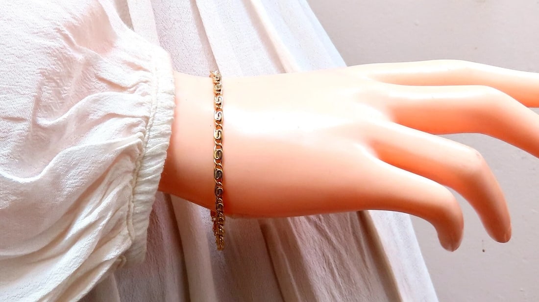 Vintage Paper Mini Clip Link 14kt Gold Bracelet 7 inch** - 6