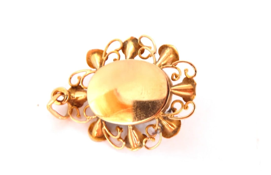 Vintage 18 karat Pearl onyx fluted frame pendant** - 5