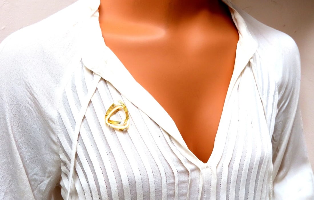 Double Triangle Pin 14kt** - 5