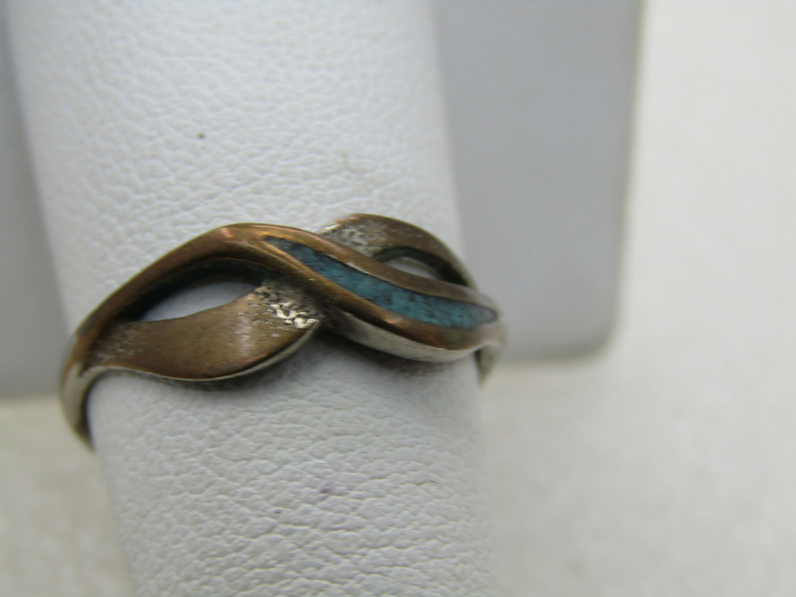 Vintage Inlaid Turquoise Criss Cross Ring, Sz. 7.5 - 3