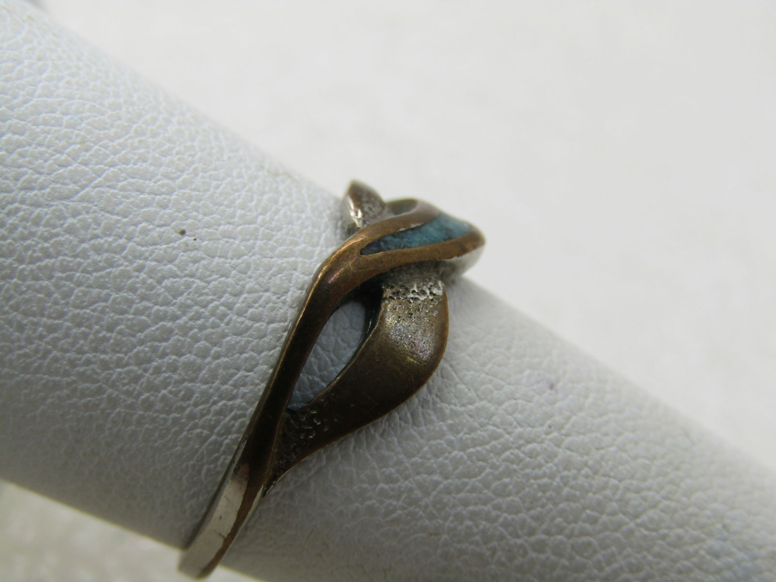 Vintage Inlaid Turquoise Criss Cross Ring, Sz. 7.5 - 4