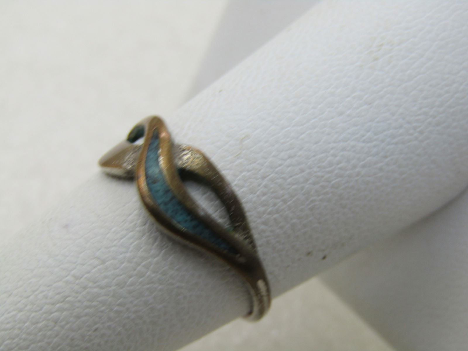 Vintage Inlaid Turquoise Criss Cross Ring, Sz. 7.5 - 5