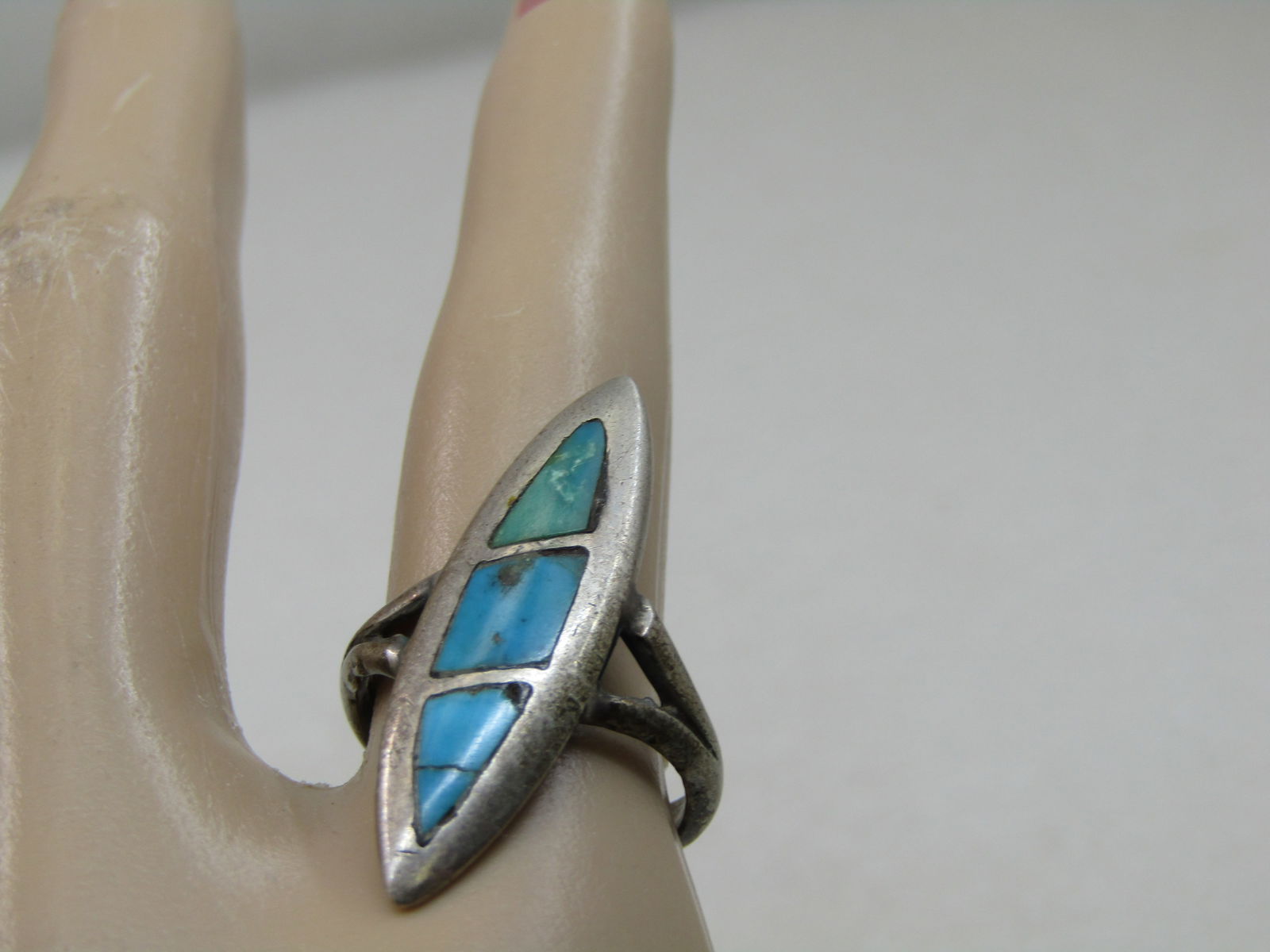 Vintage Stering Inlaid Turquoise Southwestern Ring, Sz. 5, 1.25" Long, - 7