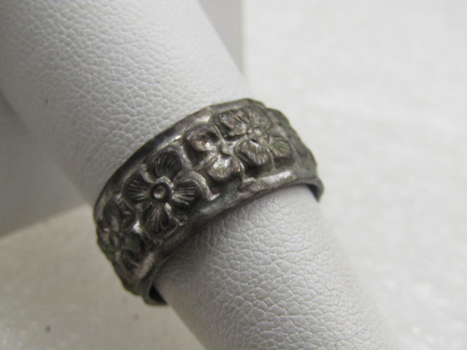 Vintage Sterling Floral Band Ring, Sz. 7.5, 9mm Wide, 1930's-1940's - 2