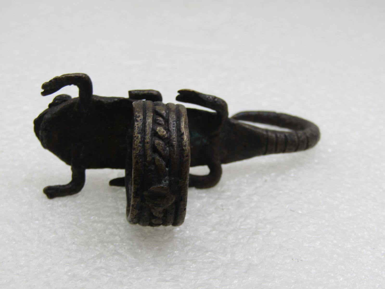 Antique African Tribal Bronze 6 Legged Lizard Ring, Sz. 7.75, Heavy - 3