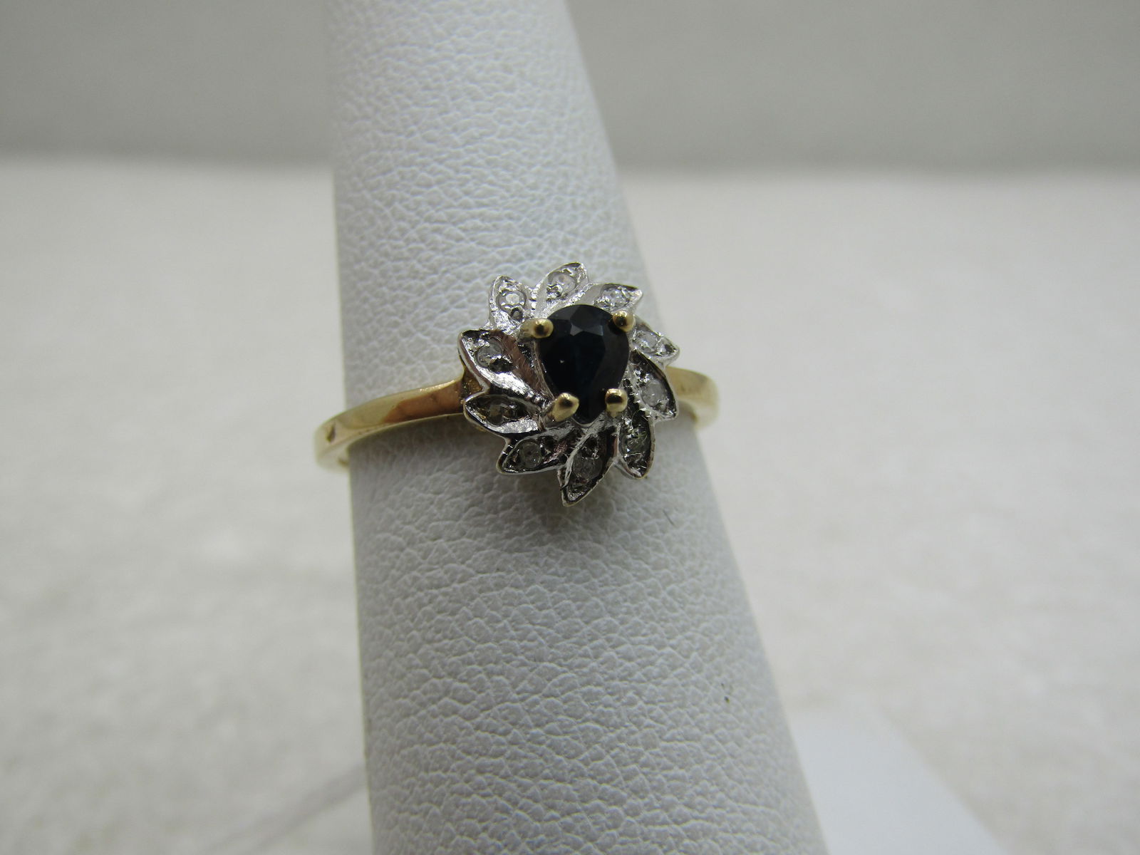 10kt Two-Tone Sapphire Diamond Ring, Sz. 6.5, 1.43 gr. - 4