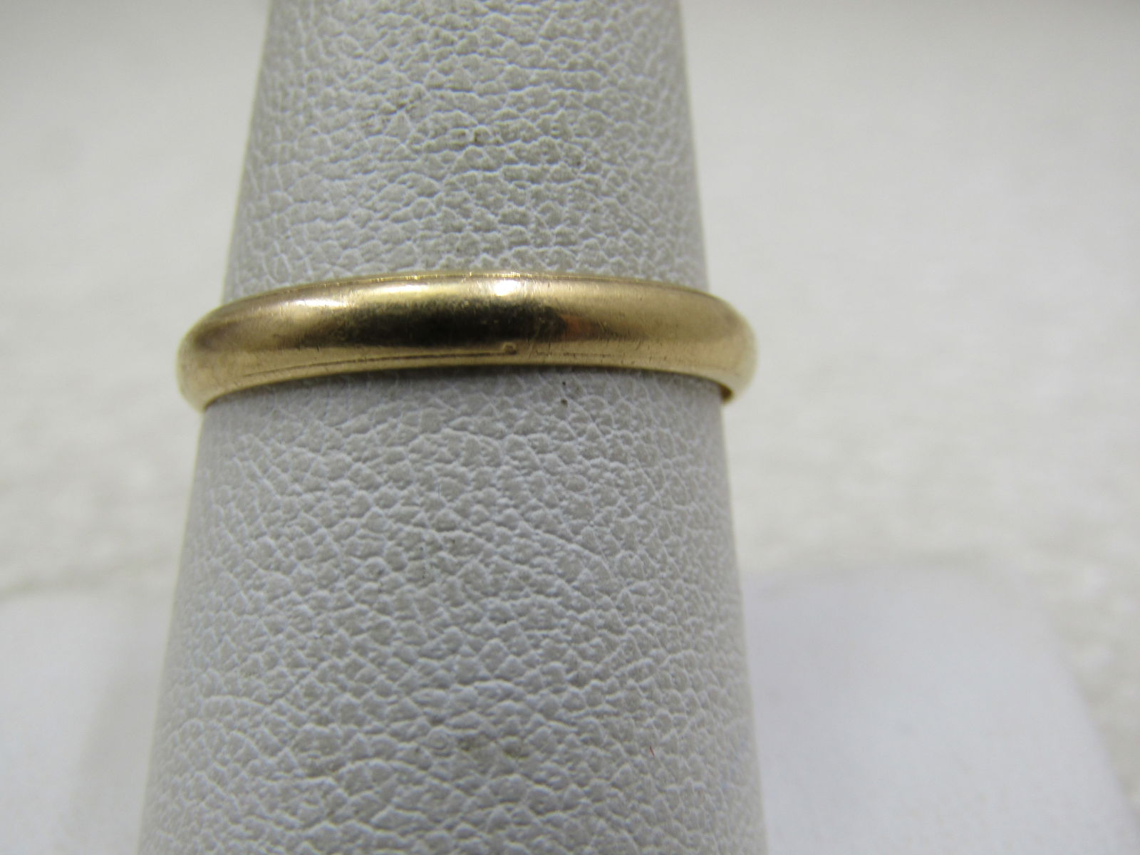 Vintage 14kt 2.8mm Wedding Band, Sz. 8.5 (1 of 6)