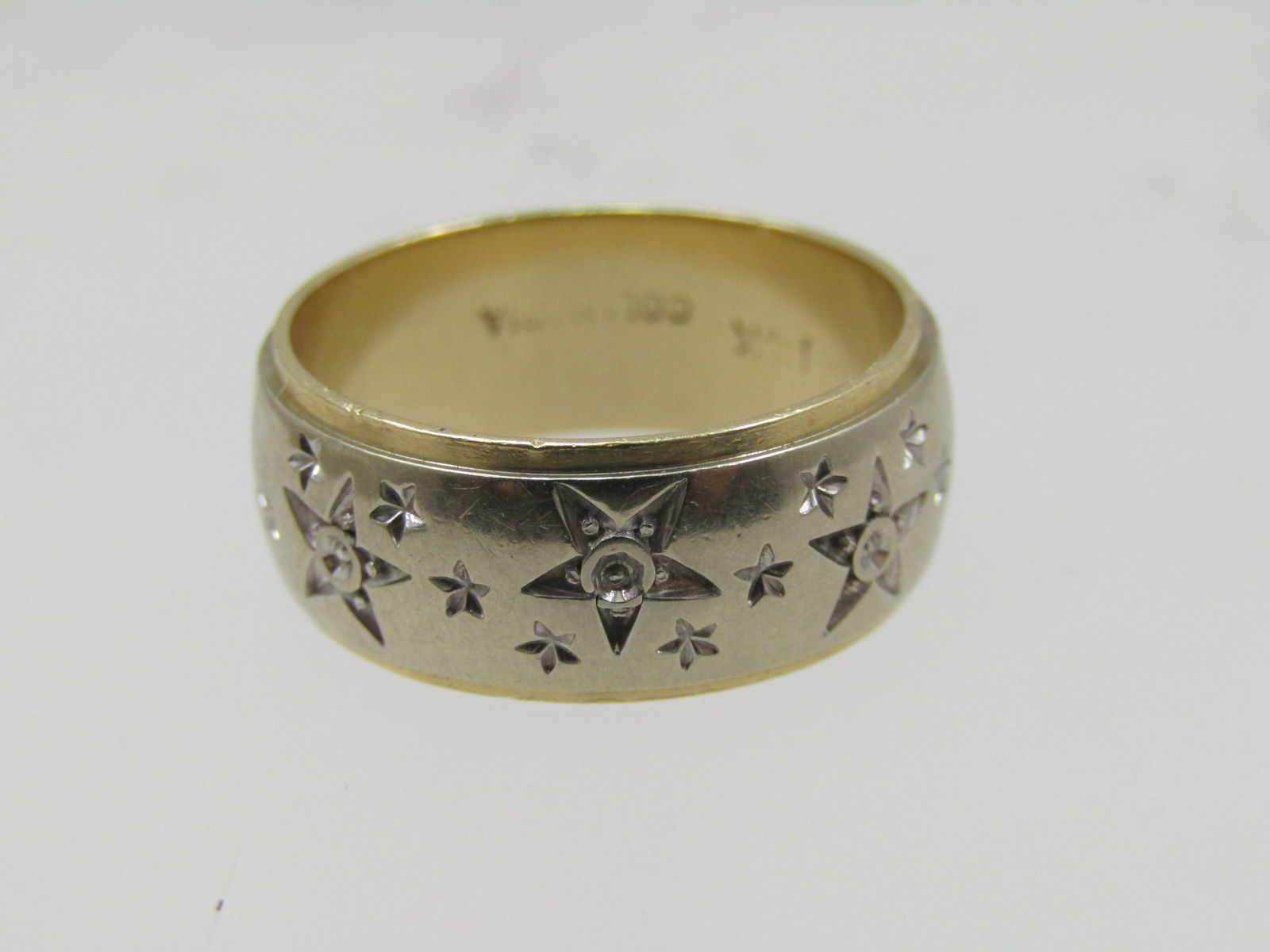 Vintage 14kt Star Ring, Sz. 10, 8.5mm, Two-Tone, Signed Columbia, Mid-Century: Vintage 14kt Star Ring, Sz. 10, 8.5mm, Two-Tone, Signed Columbia, Mid-Century. Great as a stacking ring, wedding band, eternity ring, unisex. It is marked 14kt and also signed Columbia. Weight of the