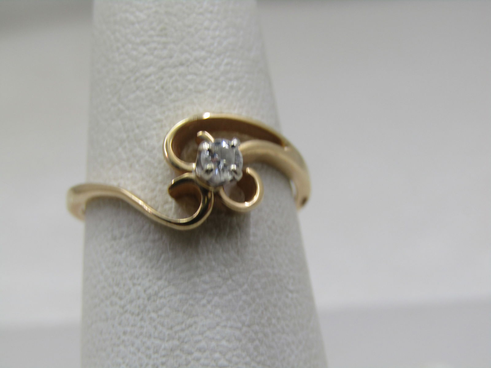 Vintage 14kt Diamond Ring, Size 6.5, .15 CTW Signed, 1960's (1 of 7)