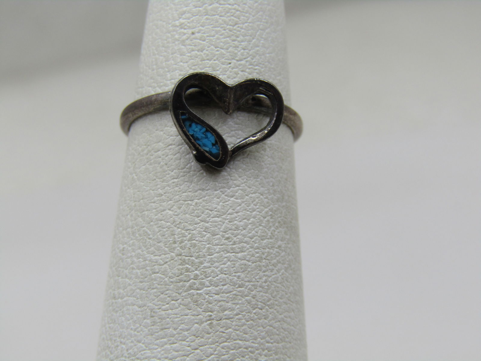 Vintage Southwestern Sterling Turquoise Chip Heart Ring, Sz. 3.5 - 2