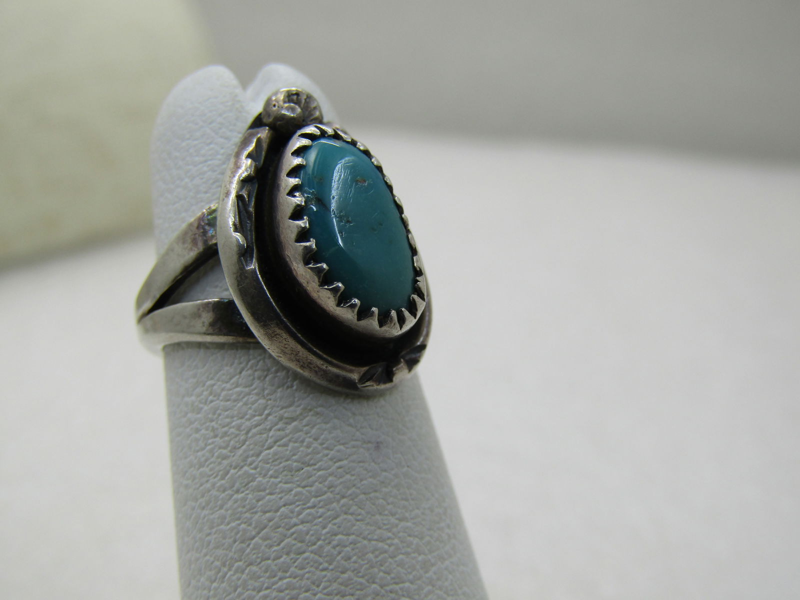 Vintage Southwestern Sterling Turquiose Ring, Sz 2.5, 4.0 gr., Post Mid-Century - 2