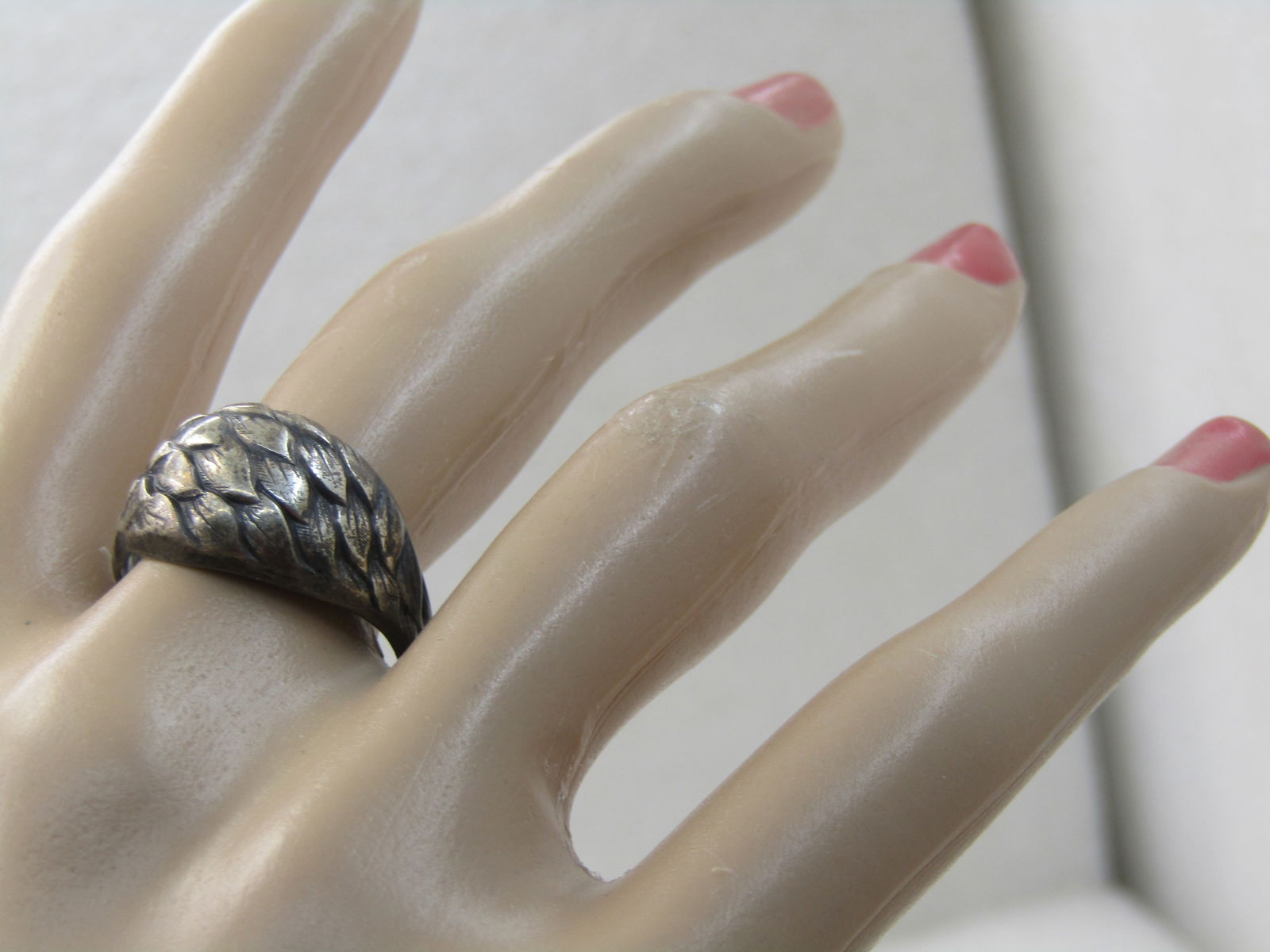 Vintage Sterling Silver Domed Leaf Ring, Sz. 10, Unisex - 6
