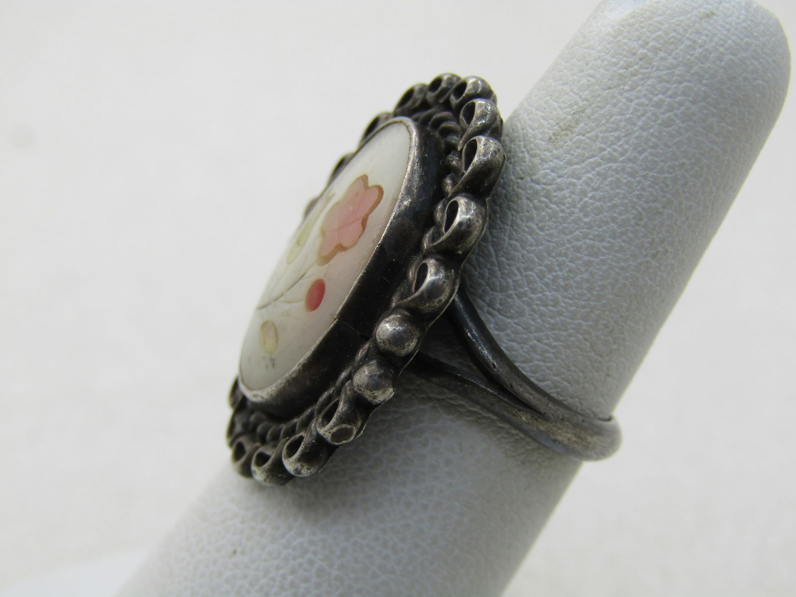 Vintage Sterling Southwestern Inlaid MOP Floral Ring, Sz. 6.5, Signed J.M. - 4