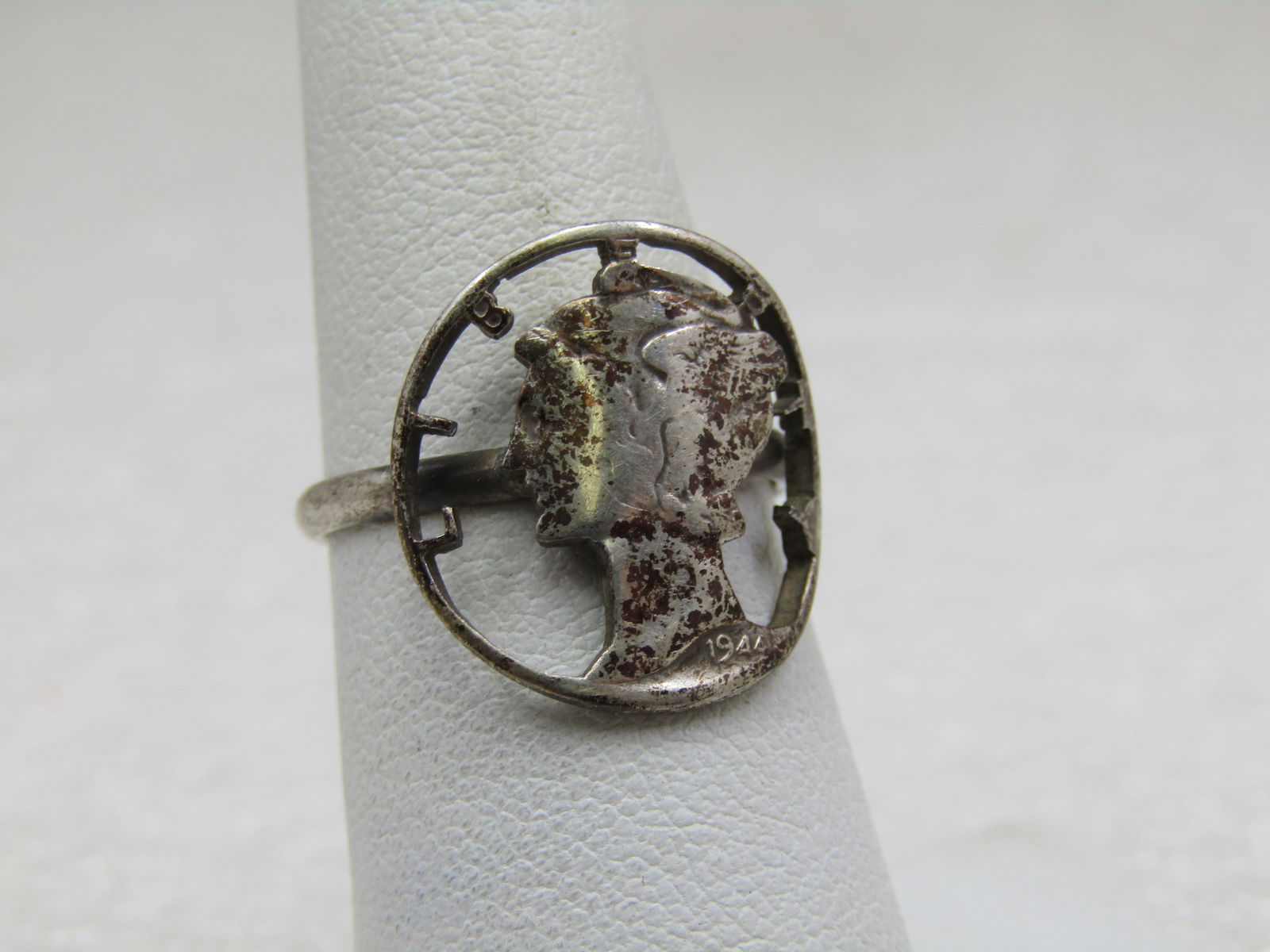 Vintage 1944 Silver Dime Cutout Ring, Sz. 6.5 - 2