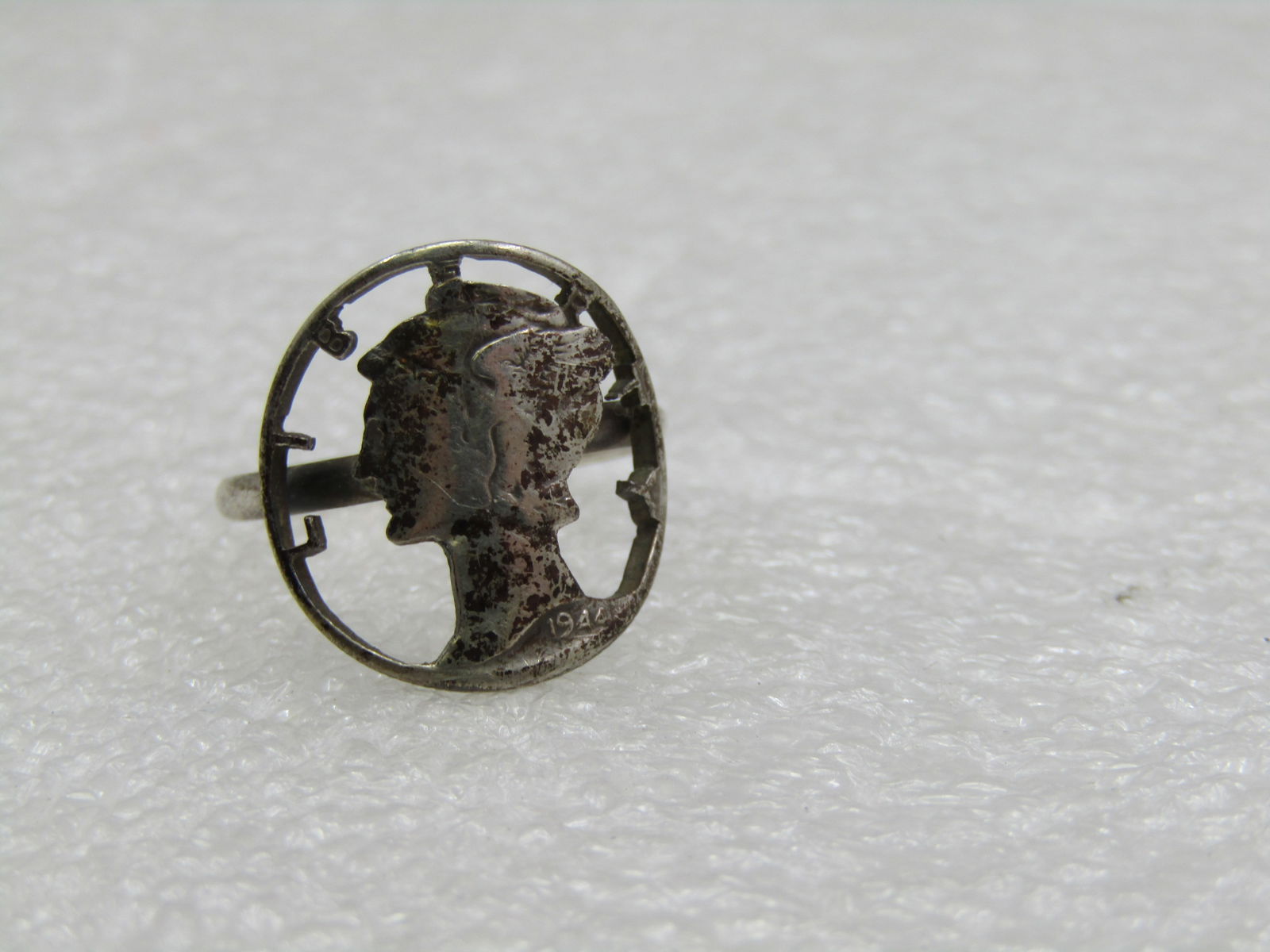 Vintage 1944 Silver Dime Cutout Ring, Sz. 6.5 - 4