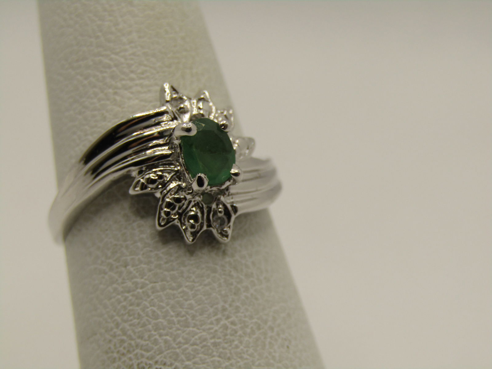 Silver Emerald Bypass Ring, Sz. 6, Contemporary Art Deco - 2