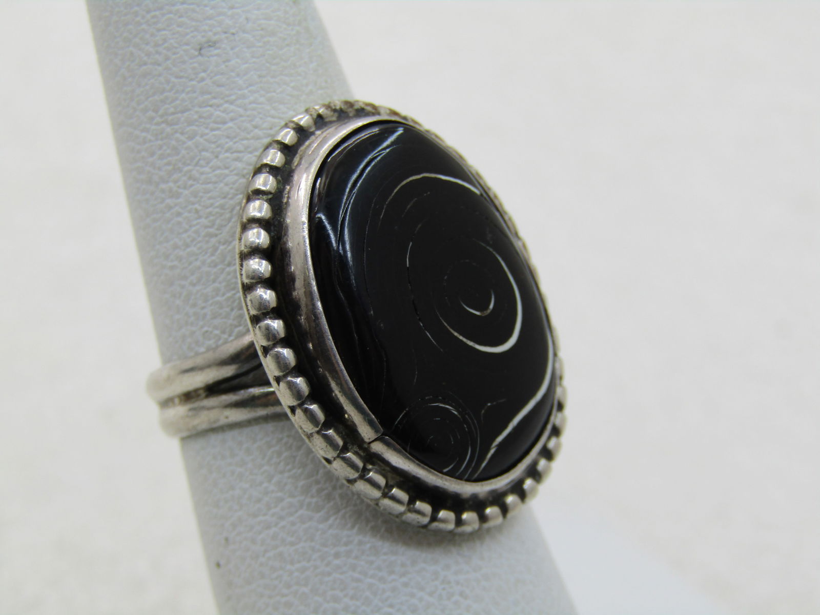 Southwestern Sterling Silver Black Ring, Sz. 7, 7.15 gr. - 4