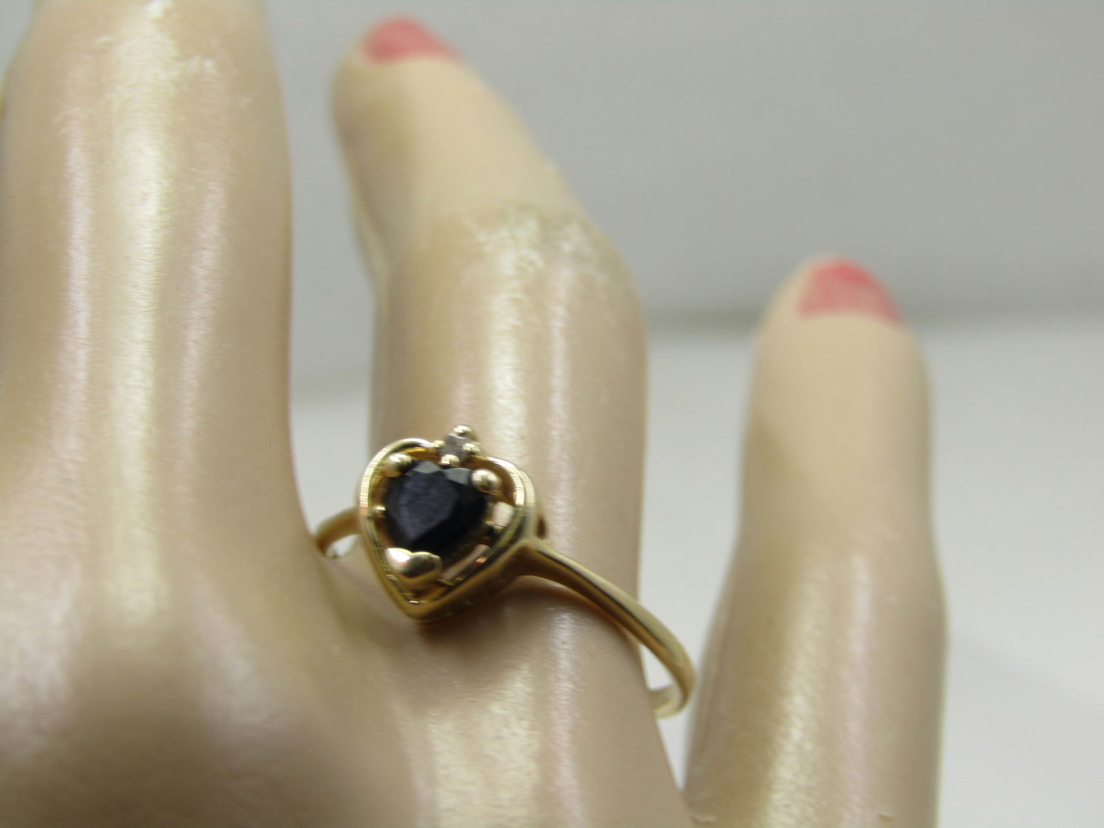 Vintage 14kt Dark Blue Sapphire Heart & Diamond Ring, Sz. 8 - 6