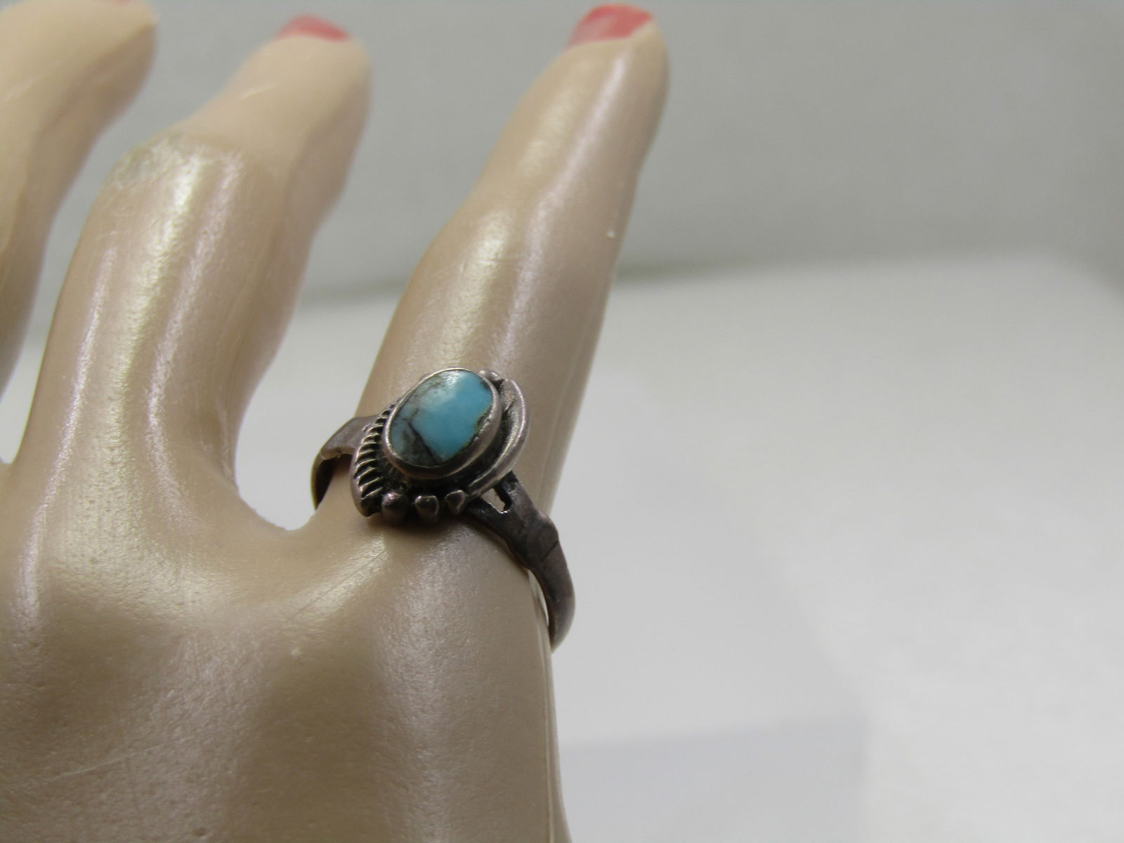 Vintage Sterling Southwestern Turquoise Ring, Sz. 7 1960-1970's - 8