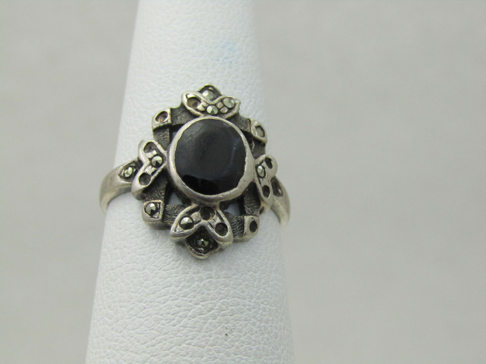 Vintage Sterling Silver Onyx Marcasite Ring, Sz. 6.5 (1 of 7)