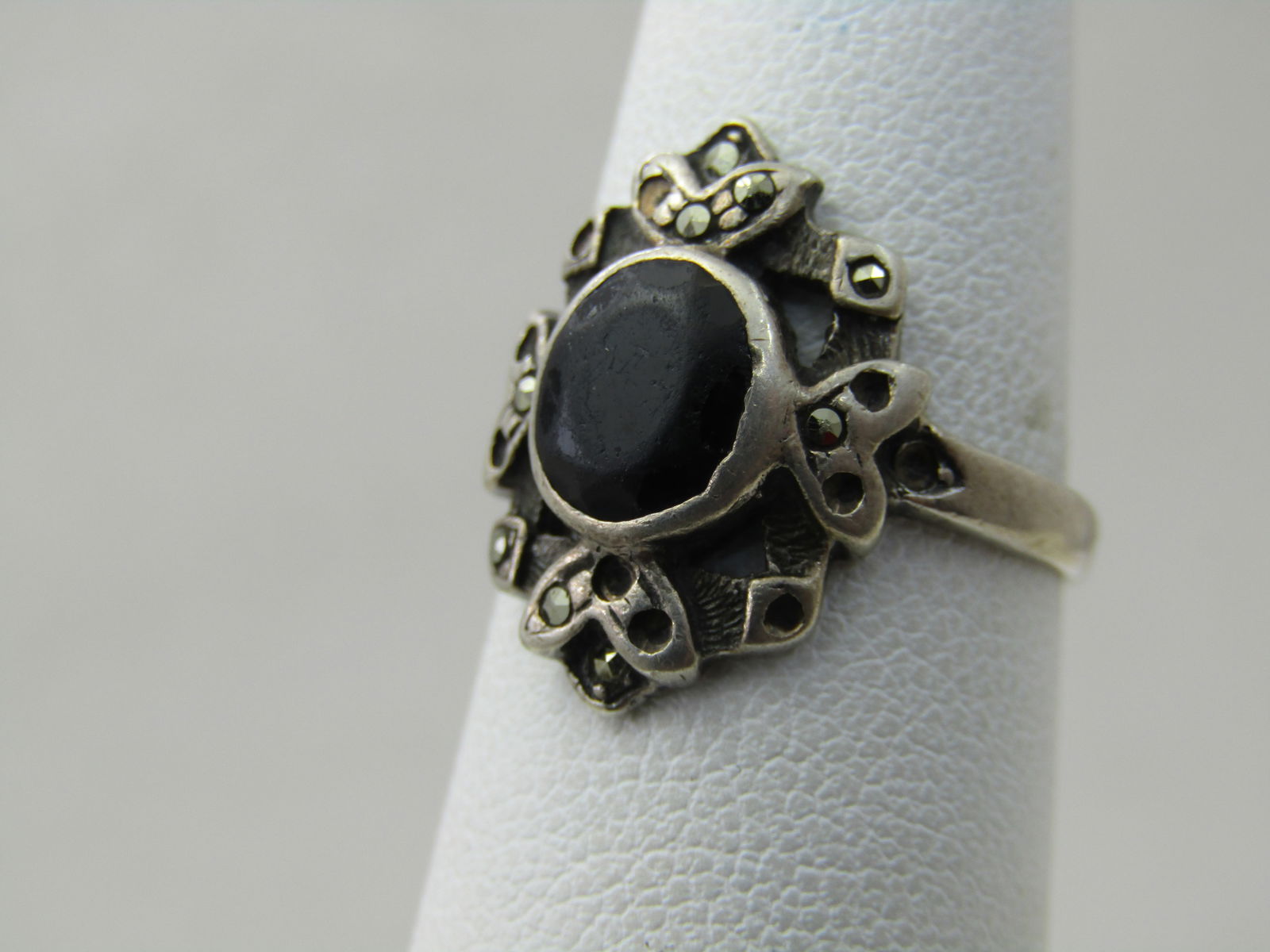 Vintage Sterling Silver Onyx Marcasite Ring, Sz. 6.5 - 2