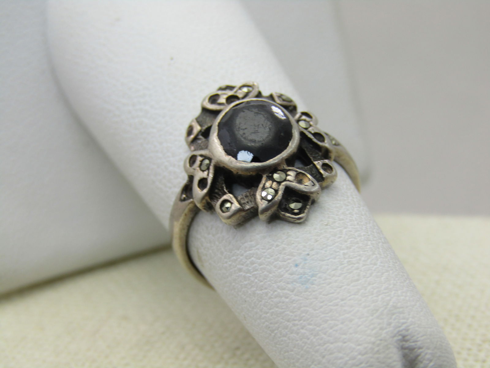 Vintage Sterling Silver Onyx Marcasite Ring, Sz. 6.5 - 3