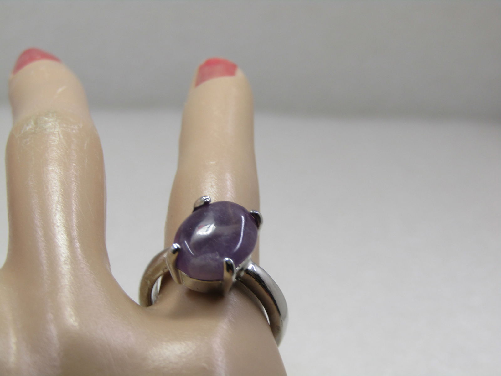 Silver Tone Southwestern Purple Agate Ring, Sz. 6 - 7